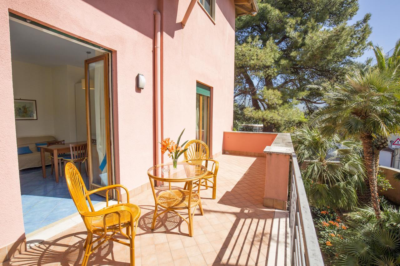 Villa Rosa Соренто Екстериор снимка