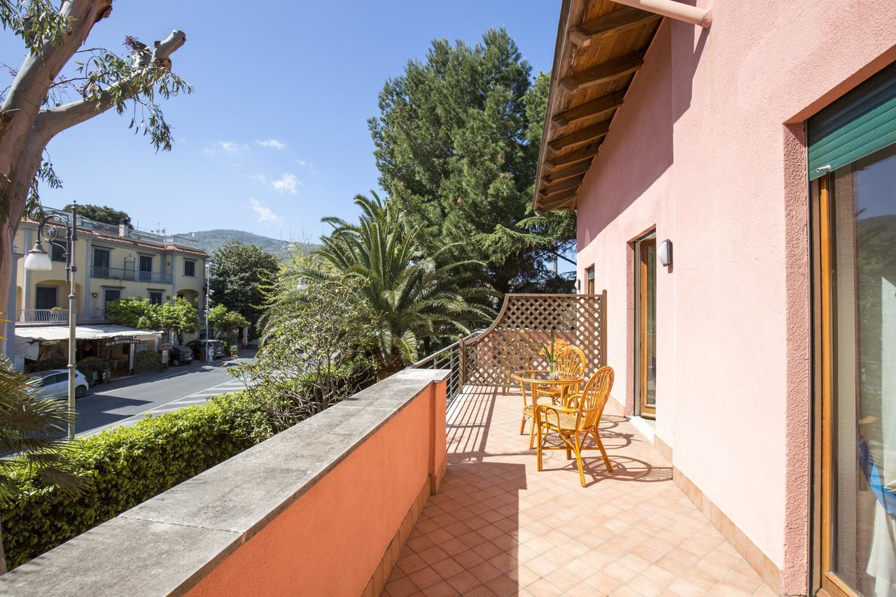 Villa Rosa Соренто Екстериор снимка
